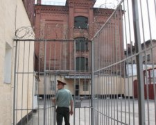Всі українські СІЗО винесуть за межі міст