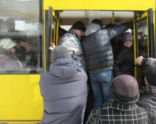 "Знущаються роками": вінничани повстали проти допотопних маршруток, що вимагають містяни