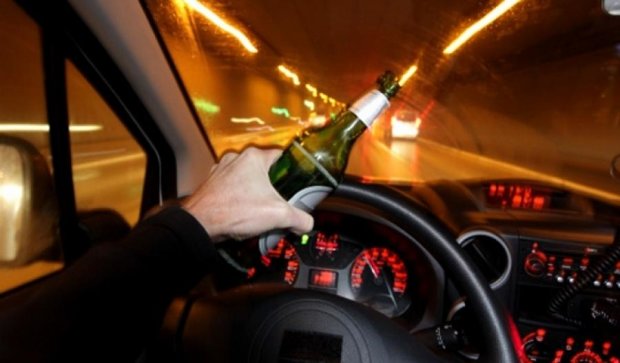 Виробник алкоголю бореться із п'яними водіями віртуальною реальністю