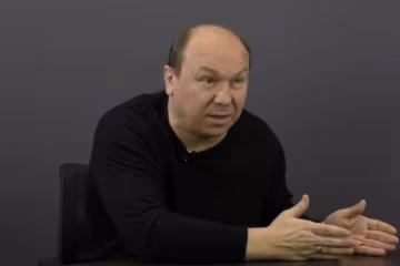 Олимпик мог подделать подпись известного футбольного эксперта