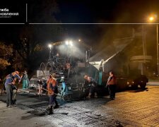 Дорожники обновляют покрытие на объездной дороге Одессы ночью