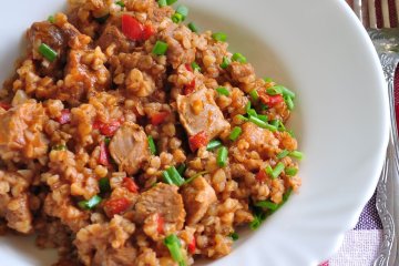 Гречневая каша с сыром и овощами: рецепт на все случаи жизни