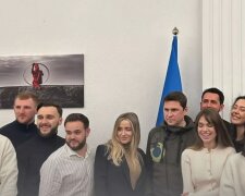 Михайло Подоляк з блогерами, фото із соцмереж