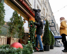 Головні новини за 11 грудня: міста та села знеструмлені, травмпункти переповнені, а Дід Мороз принесе нові тарифи