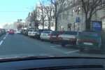 У Запоріжжі пенсіонерка оголосила війну "оленям" за кермом і стала грозою району - "Паркуйтесь по-людськи!"