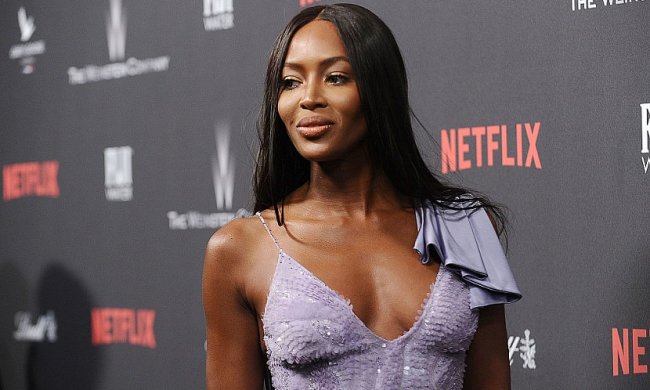 Наомі Кемпбелл закрутила роман з юним співаком: у мережу потрапили пристрасні фото