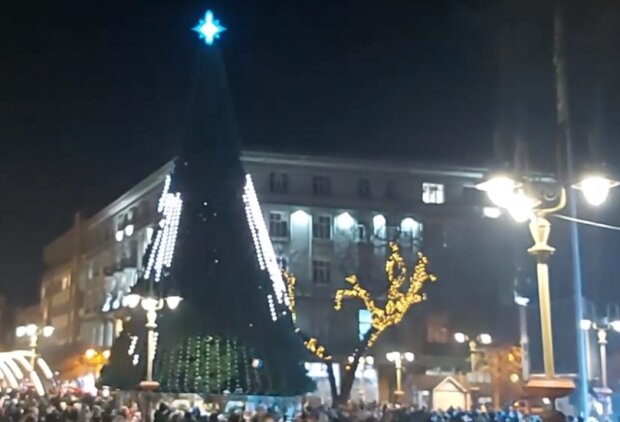 Новогодняя елка в Ивано-Франковске, скриншот видео