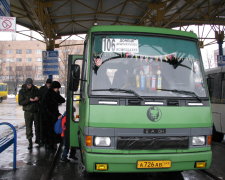 В оккупированном Донецке ездят маршрутки-убийцы: кадры обещанного Путиным "рая"