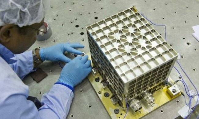 Китайський супутник досліджує видобуток нафти в космосі