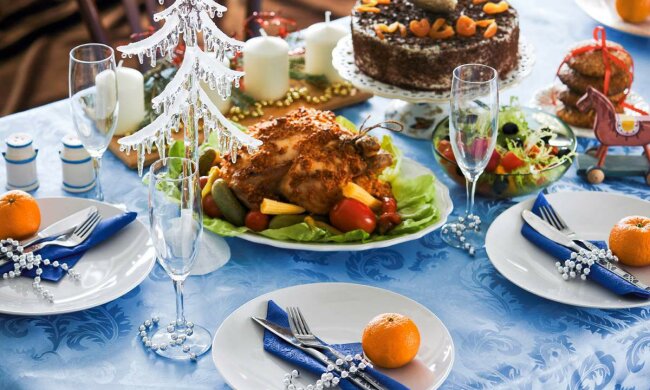 новорічний стіл