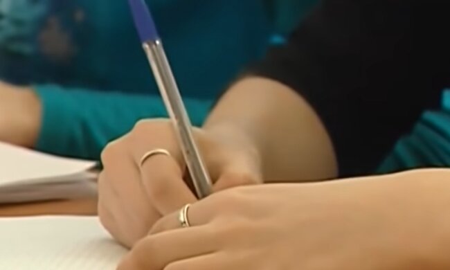 Студенты, кадр из видео