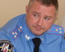 Головний обласний коп отримав в обличчя від фермера: відео