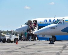 Лоукост по-украински: Омелян хочет посадить украинцев на ржавый металлолом