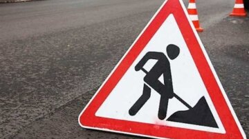 Ремонт тротуару на вулиці Глибочицькій у Києві