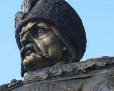 В Полтаве установили памятник Мазепе