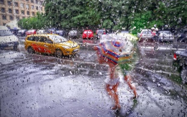 Грозова "баба Галя" поганяє дощі над Україною