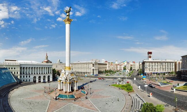 На Майдані в переході зазвучали російські пісні, українці показали нових "артистів": "Зелене волосся і штани для фітнесу"