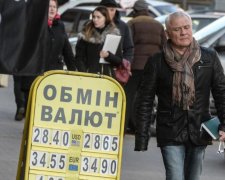 Курс валют на 10 травня: долар і євро здають позиції