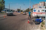 В Днепре грузовик "отфутболил" мотоциклиста: родился в рубашке, подробности аварии