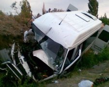 Жахаюча аварія з маршруткою, серед постраждалих є діти