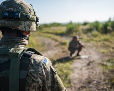 Військовий, фото з вільних джерел