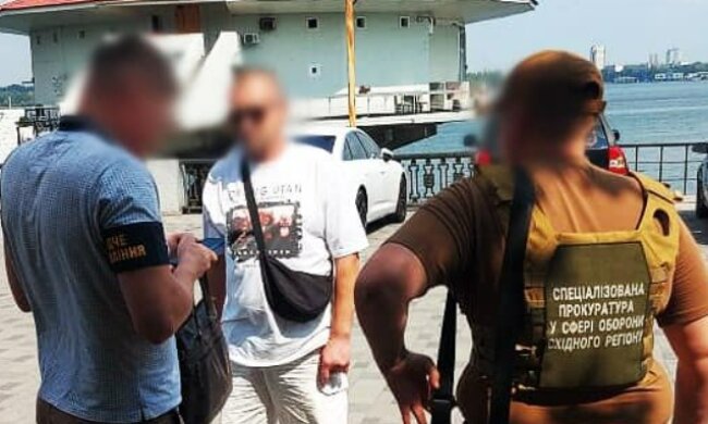 Чоловік, якого спіймали на хабарі 14 тис доларів, відбувся штрафом. Фото Спецпрокуратура