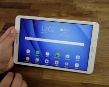 Samsung представив сімейний планшет