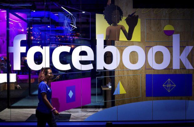 Facebook слила пароли в сеть
