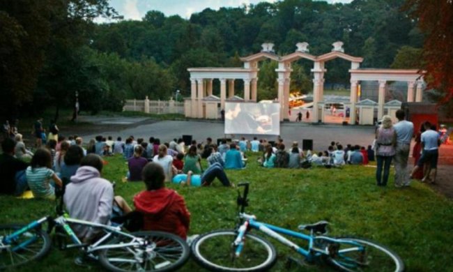 В любимом парке львовян обнаружили страшный "подарок" от войны