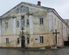Общество в шоке: луцкие монахи решили заработать на бывшей тюрьме 