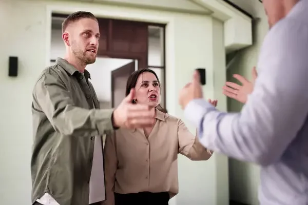 Соседей превратят в коллекторов: на жителей хотят повесить чужие долги