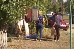 Люди на вулиці, скріншот: Youtube