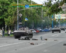 Активисты очистили Мариуполь от "переможных" билбордов