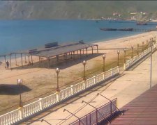 Каміння з неба: Криму провалив черговий курортний сезон