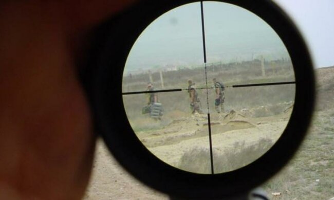 Снайперы террористов обстреливают наши позиции по всей линии фронта