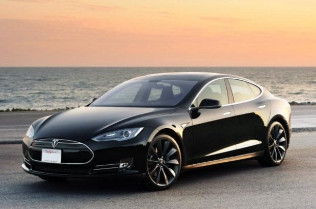 Автомобіль Tesla здаватимуть в оренду