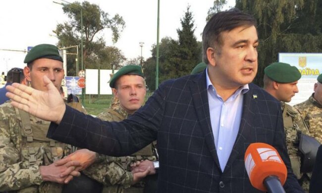 Порошенка вже "тролять" свої ж депутати: скандал з Саакашвілі - це маразм