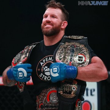 Райан Бейдер нокаутував Федора Емельяненка і став чемпіоном Bellator у двох вагових категоріях