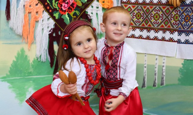 Воспитывают патриотов: сеть всколыхнуло видео о жизни украинцев в США, нам бы поучиться