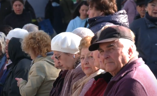 Пенсионеры. Фото: скрин youtube