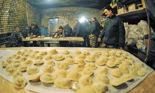 В сети поделились трогательной историей о переездном ресторане на передовой