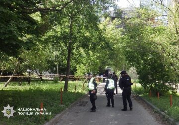 Поліцейські на місці події у Печерському районі столиці