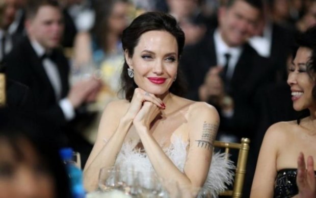 Постраждали неповнолітні: Джолі вляпалася в міжнародний скандал 

