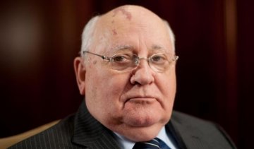 Горбачов заспівав українською мовою під акомпанемент Макаревича (відео)