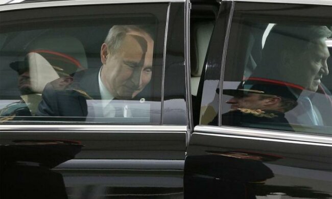 Інавгурація Путіна: світ побачив ексклюзивний "царський" лімузин