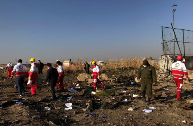 Авиакатастрофа самолета МАУ в Иране, фото: REUTERS