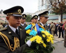 "Путін, за Іловайськ відповіси": сотні українців взяли участь в акції пам'яті