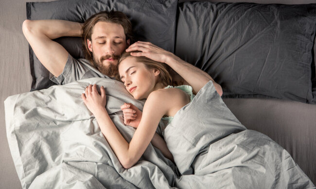 Чоловіки мріють, а жінки бояться: медики назвали усі плюси та мінуси анального сексу