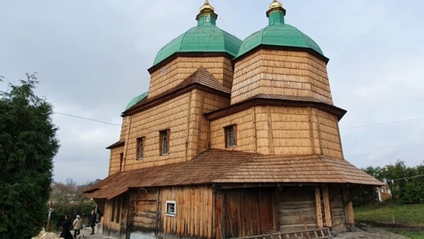 Древняя церковь под Львовом восстанет из пепла: "Нас вдохновила вера и Бог"