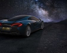 McLaren презентували спорткар із двома багажниками (фото, відео)